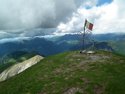 77 La croce con la bandiera è lì che ci accoglie !...